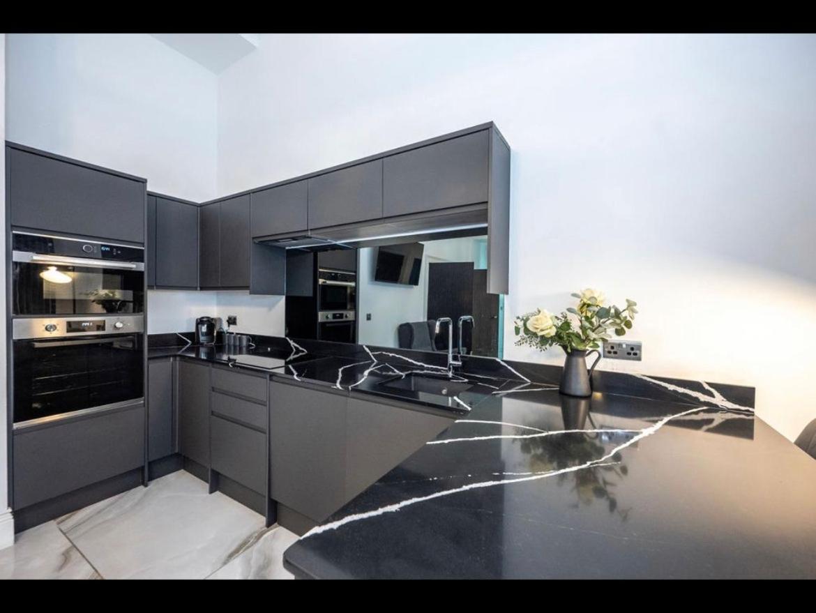 Royal Mile Apartment 2Bedroom Edinburgh Bagian luar foto